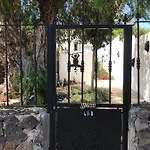 Artsy Casa Timanfaya, Playa Blanca Apartment *