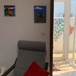 Artsy Casa Timanfaya, Playa Blanca Apartment *