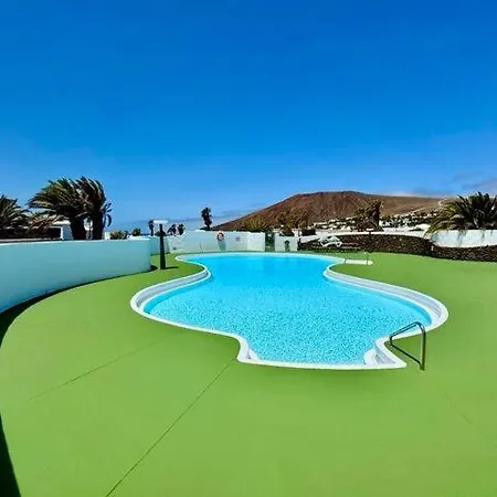 Artsy Casa Timanfaya, *